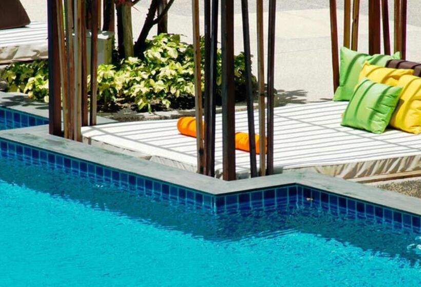 هتل Welcome World Beachfront Resort