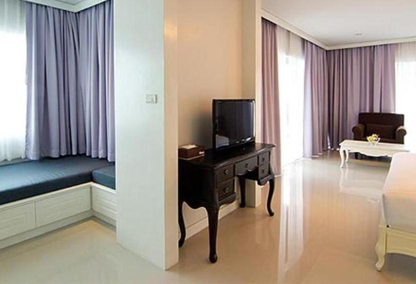 هتل Welcome World Beachfront Resort