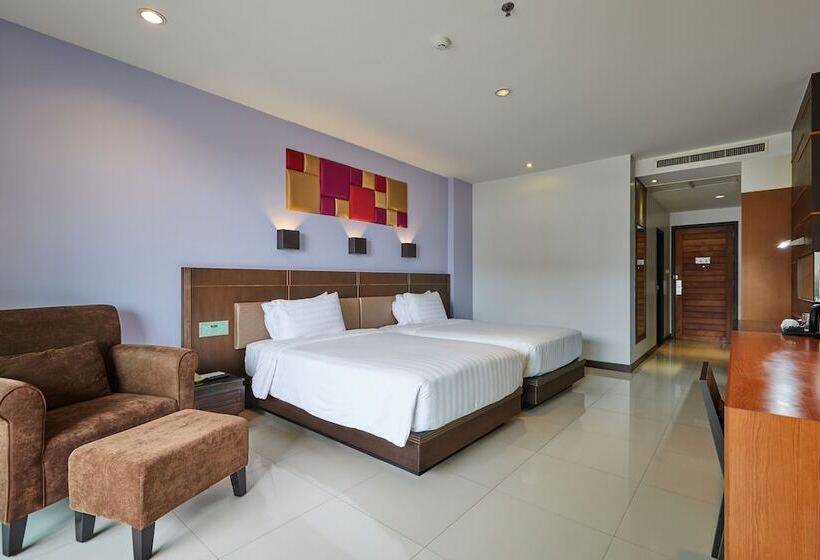 هتل Welcome World Beachfront Resort