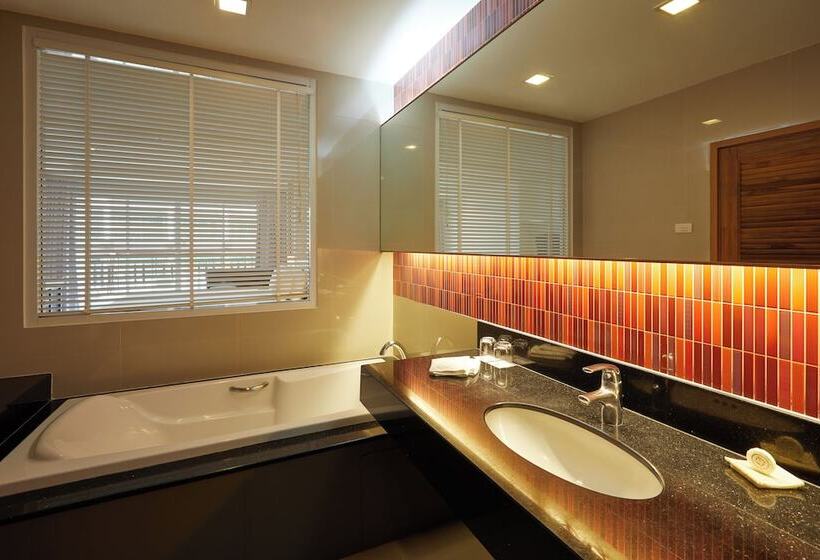هتل Welcome World Beachfront Resort