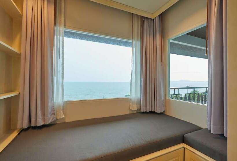 هتل Welcome World Beachfront Resort