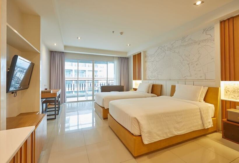 هتل Welcome World Beachfront Resort