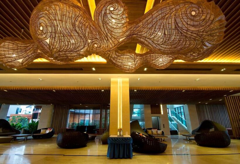 هتل Welcome World Beachfront Resort
