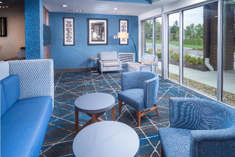 בית מלון כפרי Holiday Inn Express & Suites Brevard - City Center