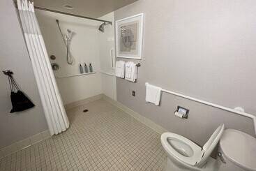 Courtyard By Marriott Cincinnati Midtown/rookwood