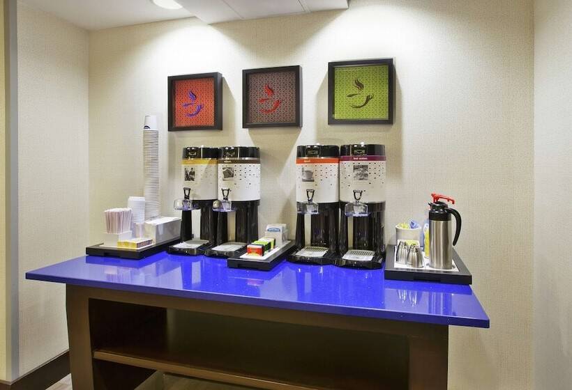 Hampton Inn & Suites Elyria