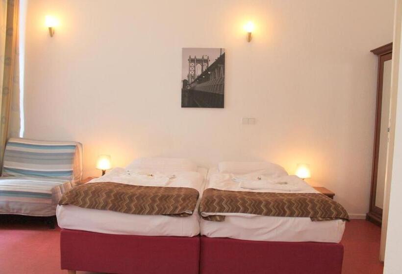 Fotos del hotel Amelie Berlin:  30