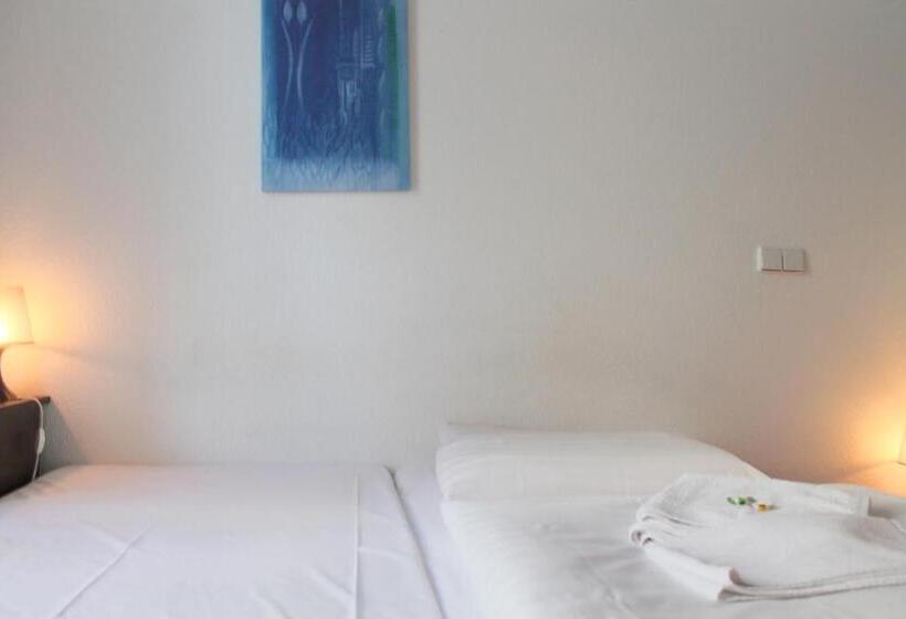 Fotos del hotel Amelie Berlin:  20