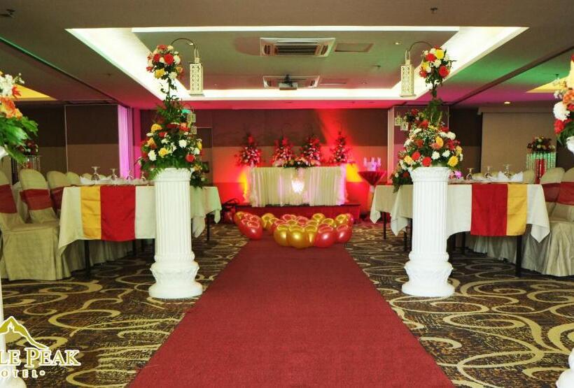 Fotos del hotel Castle Peak   Multiple Use:  41