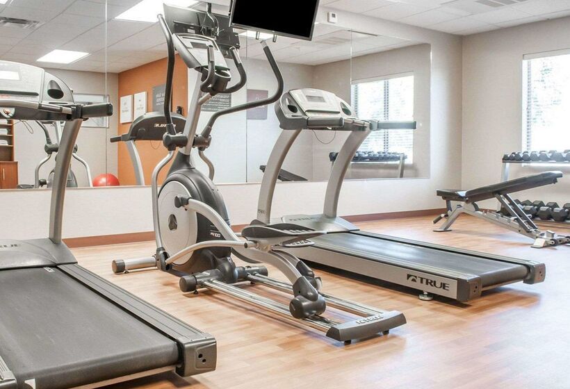 هتل Comfort Suites Farmington