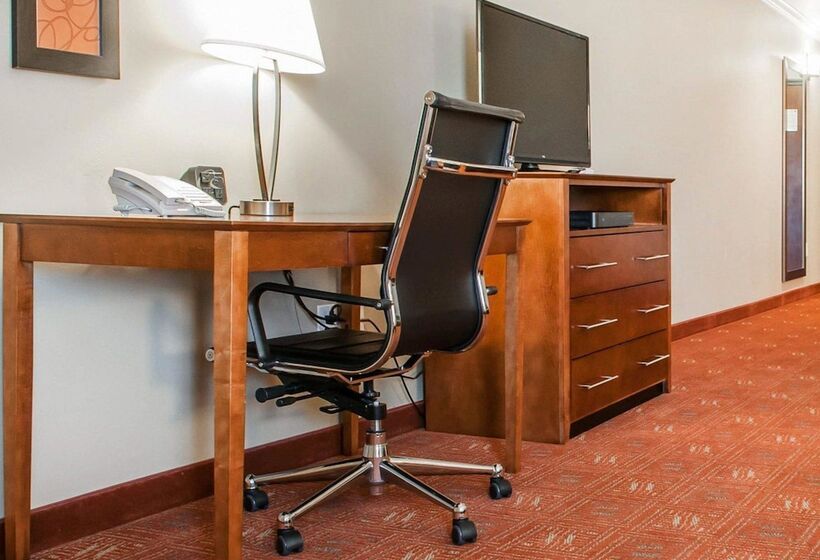 هتل Comfort Suites Farmington