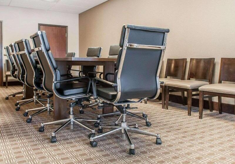 هتل Comfort Suites Farmington