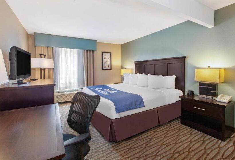هتل Days Inn By Wyndham Petoskey