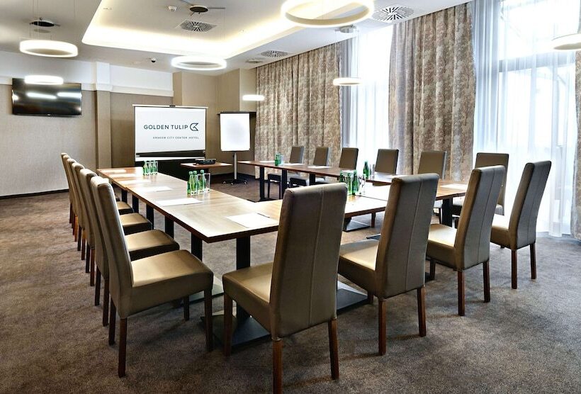בית מלון כפרי Golden Tulip Krakow City Center