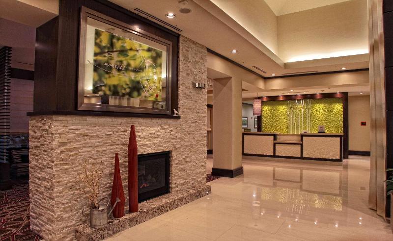 هتل Hilton Garden Inn Victoria