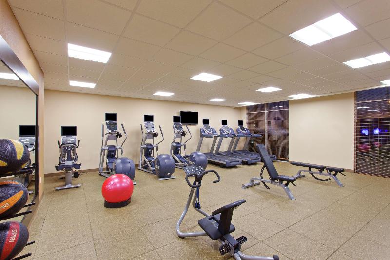 هتل Hilton Garden Inn Victoria