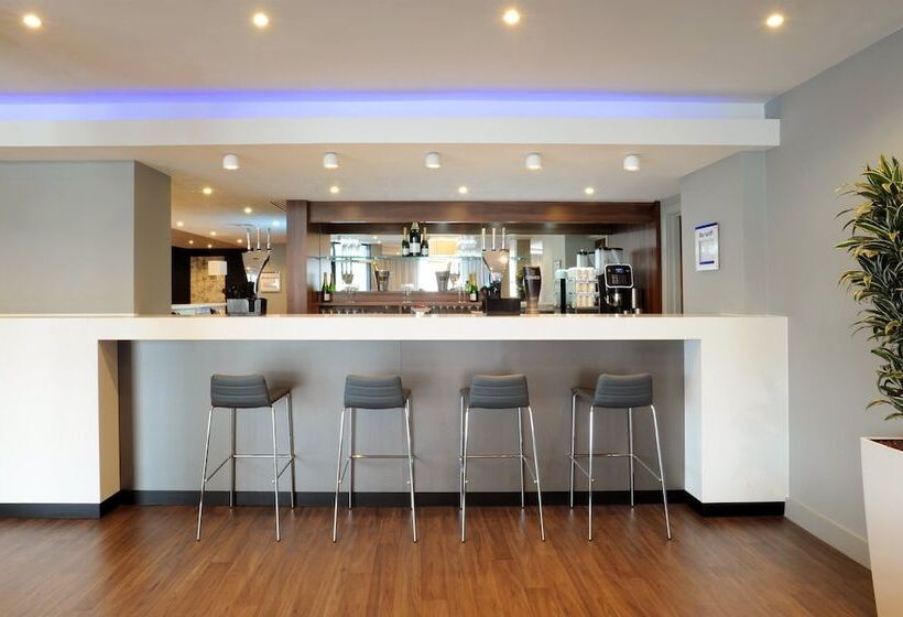 هتل Holiday Inn Express Birmingham   Snow Hill, An Ihg