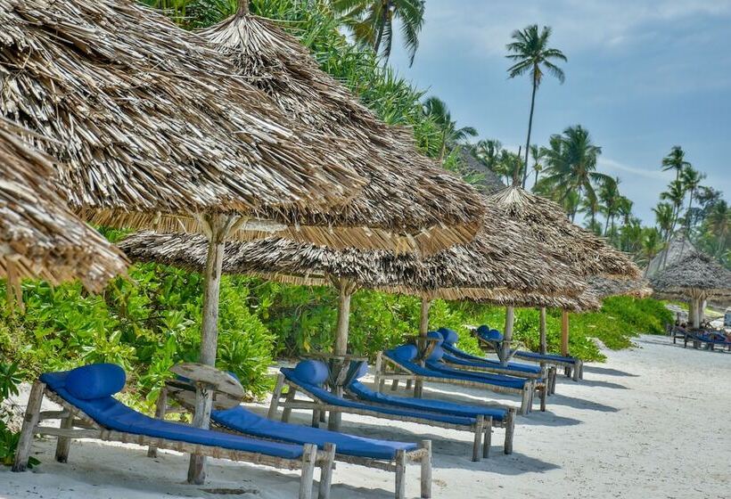 هتل Kena Beach