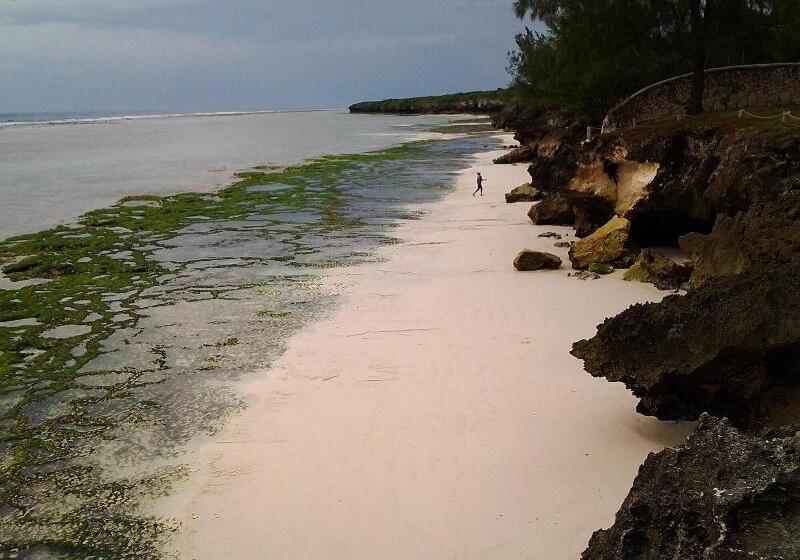 هتل Sunshine Marine Lodge