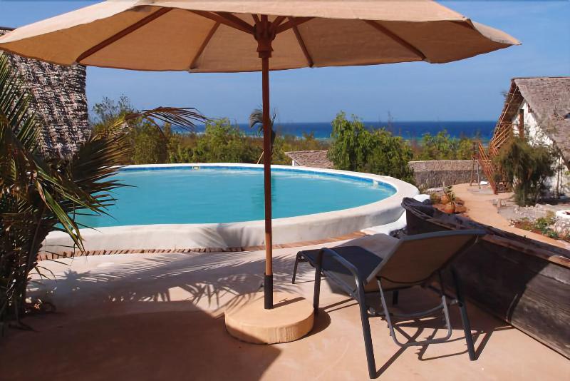 هتل Sunshine Marine Lodge