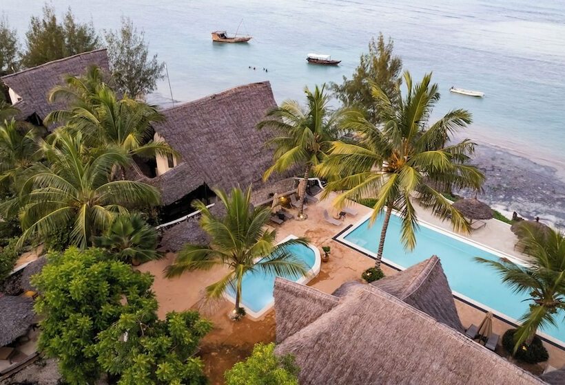 هتل Sunshine Marine Lodge