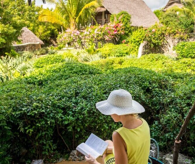 هتل Sunshine Marine Lodge