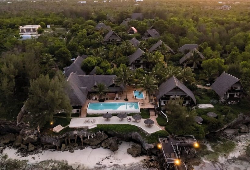 هتل Sunshine Marine Lodge