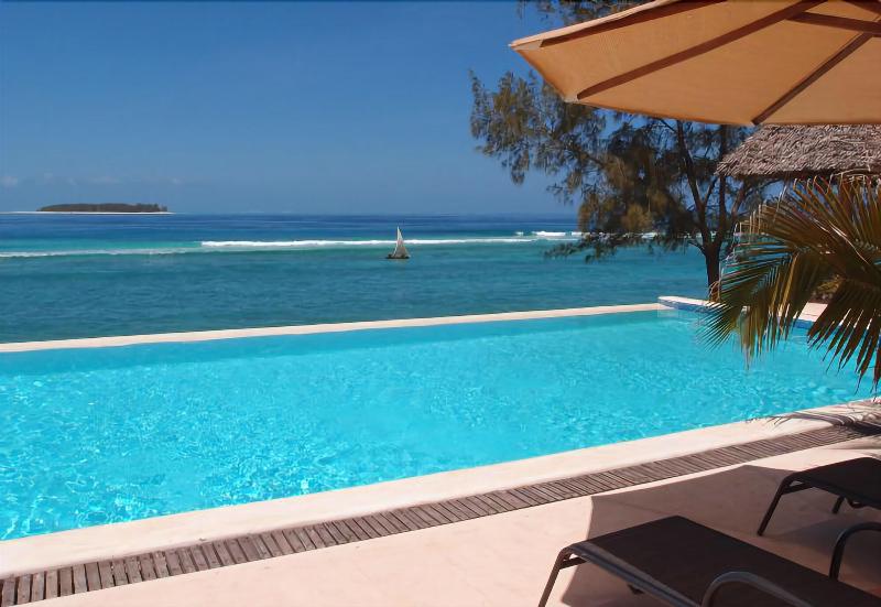 هتل Sunshine Marine Lodge