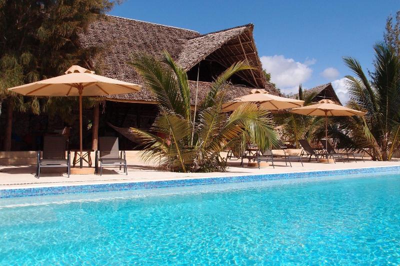 هتل Sunshine Marine Lodge