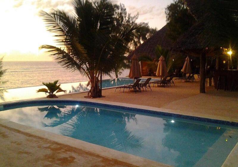 هتل Sunshine Marine Lodge