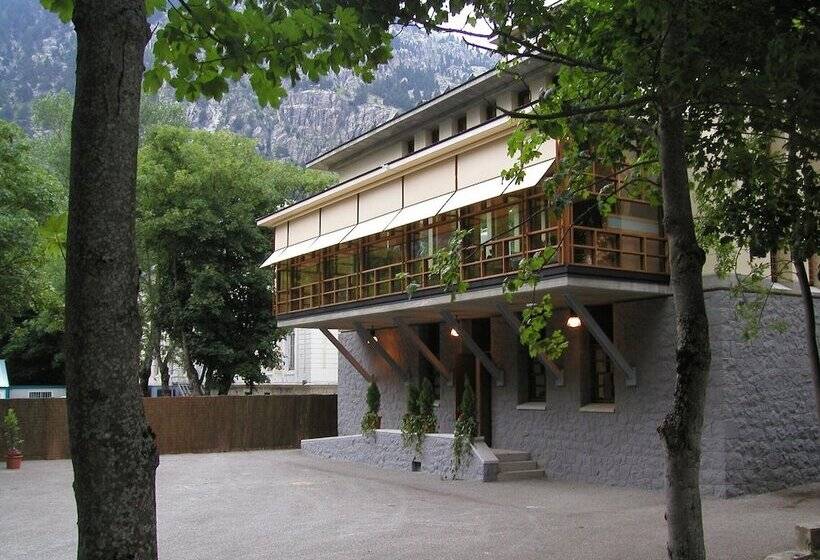استراحتگاه Continental Balneario De Panticosa