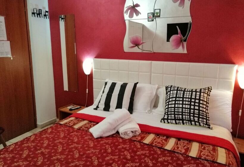 Român Holidays Hostel