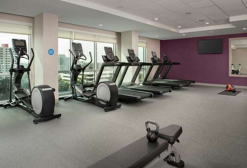 هتل Home2 Suites By Hilton Miami Airport South Blue Lagoon