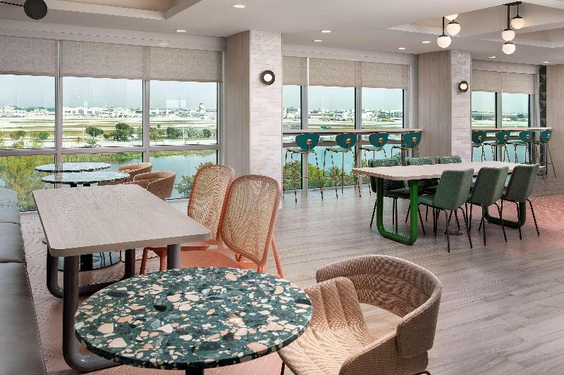 Отель Tru By Hilton Miami Airport South Blue Lagoon, Fl