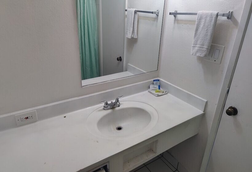 هتل Best Inn & Suites