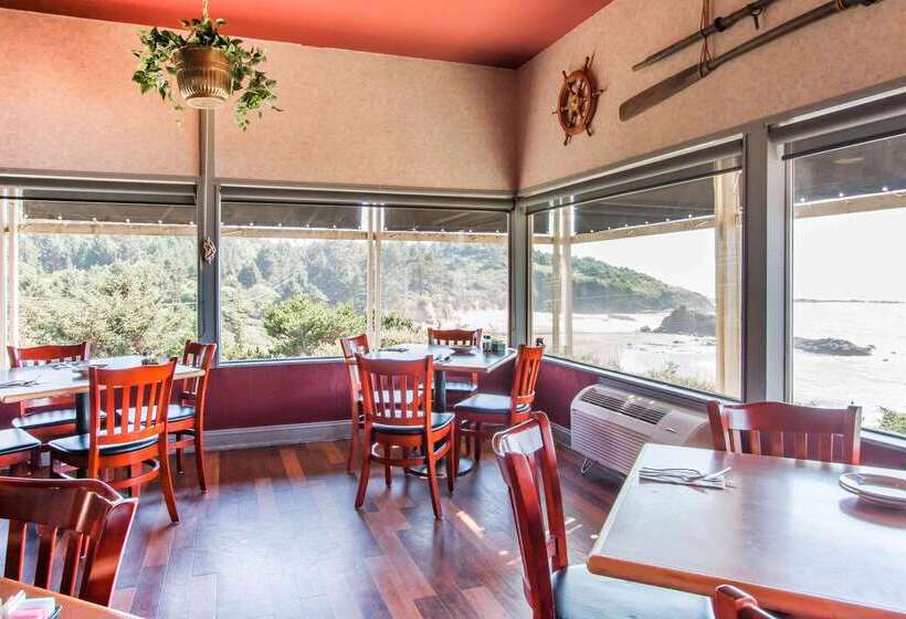호텔 Clarion Inn Surfrider Resort