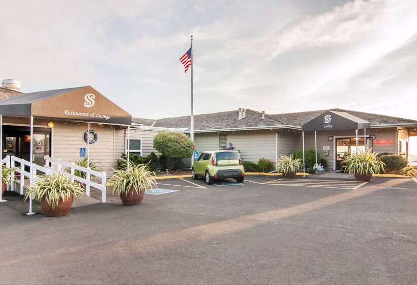 호텔 Clarion Inn Surfrider Resort