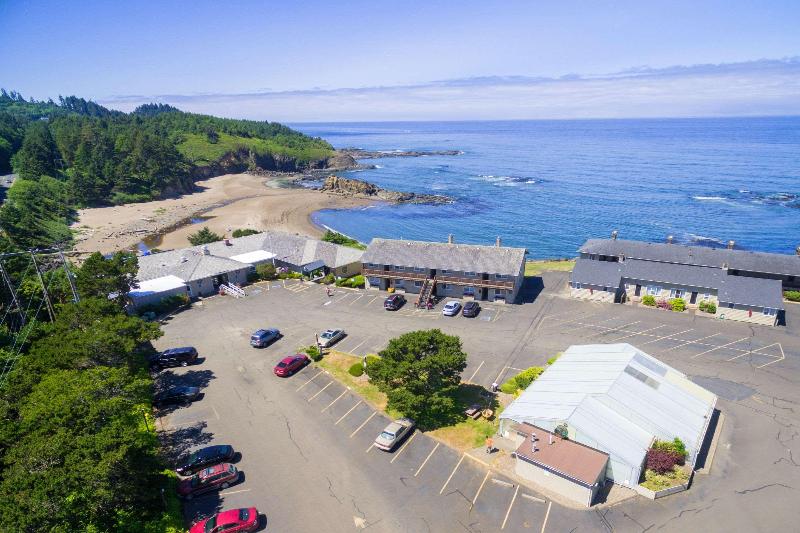 호텔 Clarion Inn Surfrider Resort