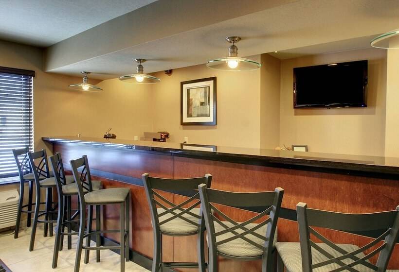 בית מלון כפרי Cobblestone Inn & Suites  Rugby