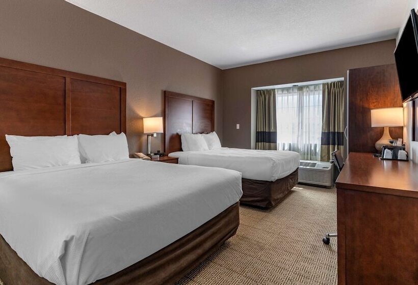 هتل Comfort Inn & Suites
