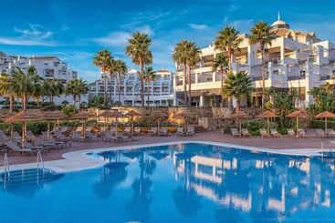 فندق Estepona  & Spa Resort