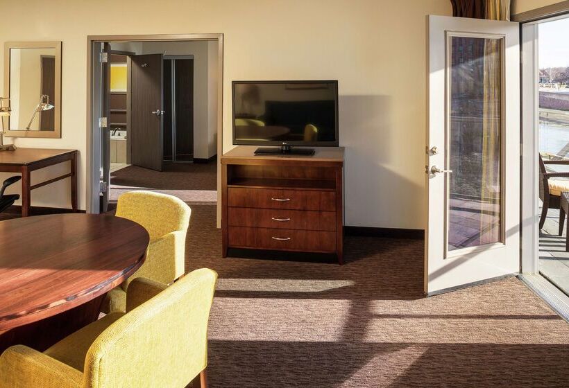 هتل Hilton Garden Inn Sioux Falls Downtown