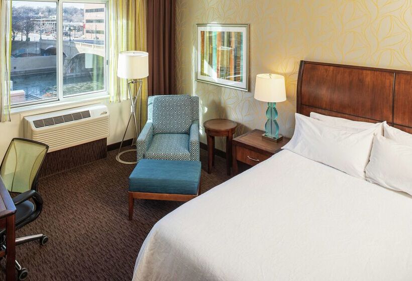 هتل Hilton Garden Inn Sioux Falls Downtown