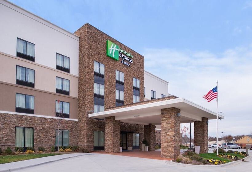 Отель Holiday Inn Express & Suites Monroe