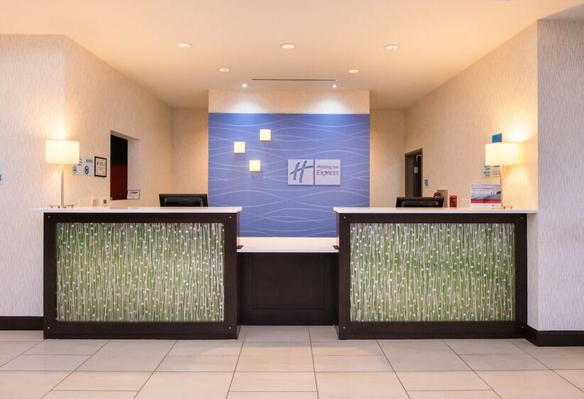 Отель Holiday Inn Express & Suites Monroe