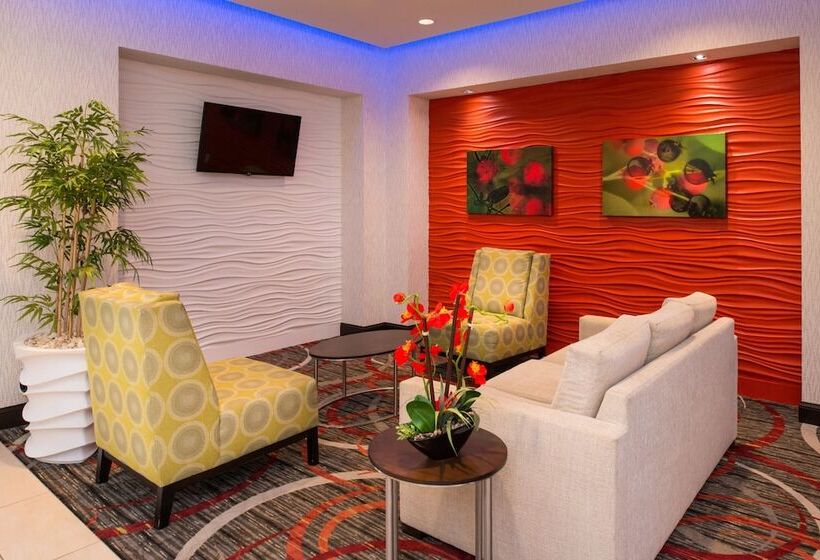 Отель Holiday Inn Express & Suites Monroe