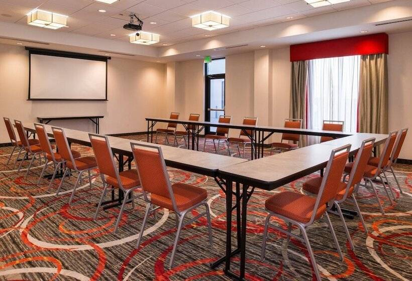 هتل Holiday Inn Express & Suites Monroe, An Ihg
