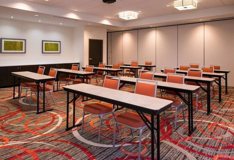 هتل Holiday Inn Express & Suites Monroe, An Ihg