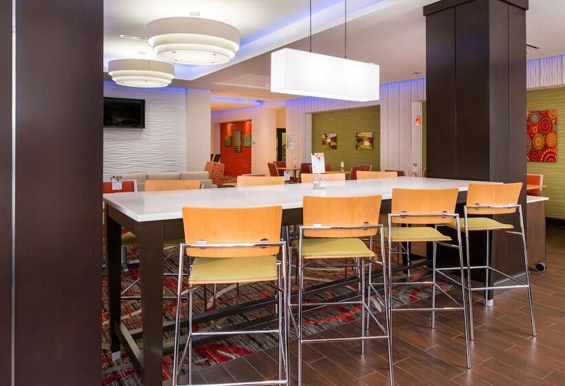 Отель Holiday Inn Express & Suites Monroe