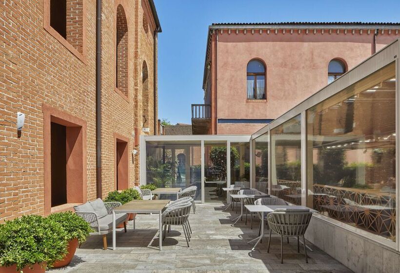 هتل Hyatt Centric Murano Venice